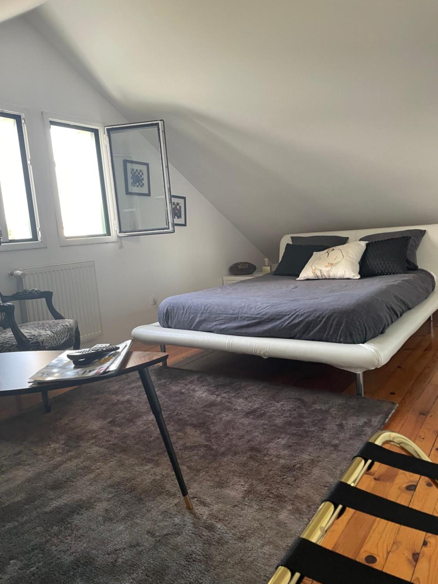 Bed & Breakfast Hôtes Nichée Sous Les Toits *